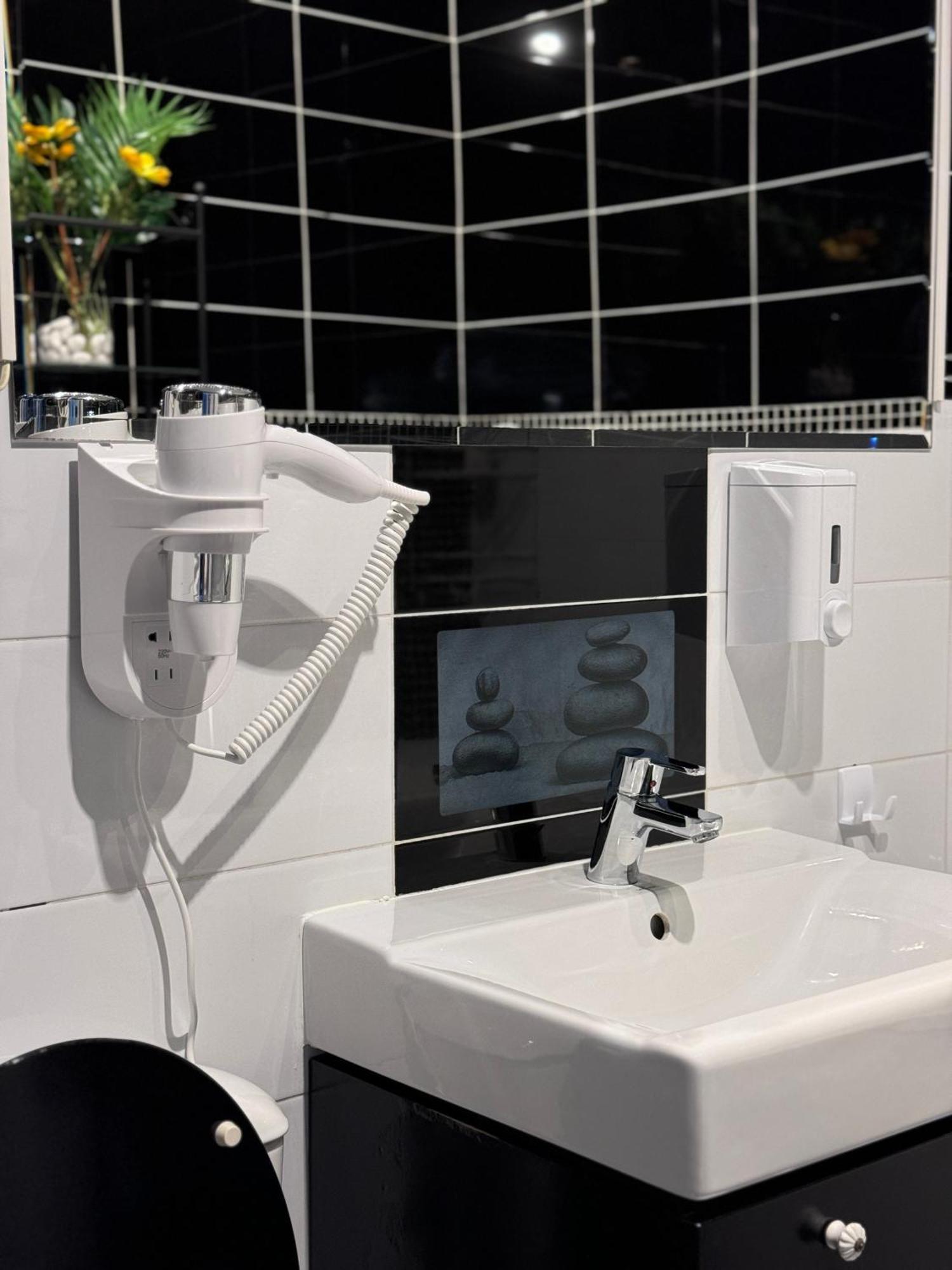 Divine Studio Fermei 62 Popesti-Leordeni Extérieur photo